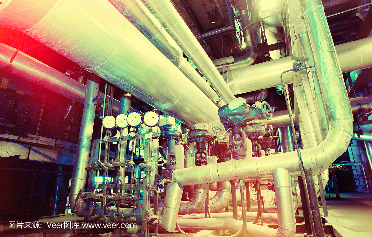 現(xiàn)代工業(yè)發(fā)電廠內(nèi)的設備、電纜和管道