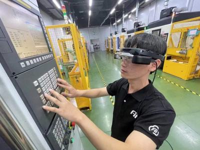 央視總臺大型紀(jì)錄片《智造中國》走進(jìn)工業(yè)富聯(lián)